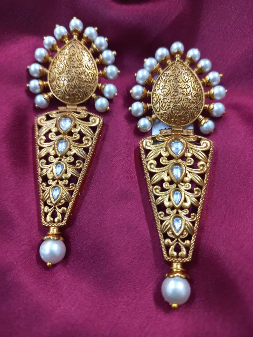 Niyati Kundan Earrings