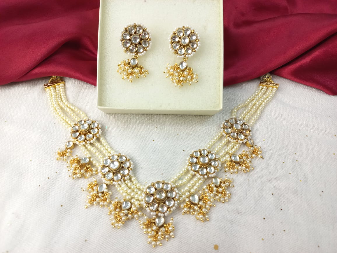 Saumya kundan Choker